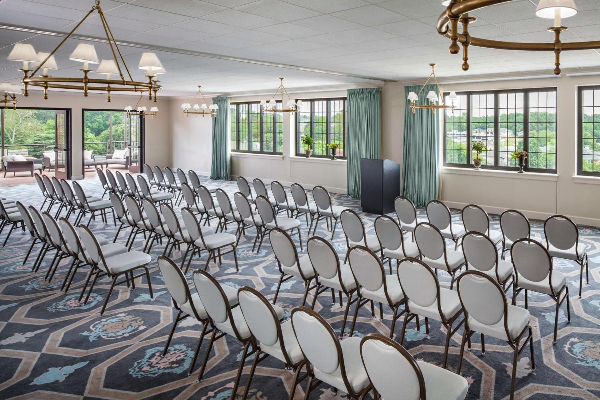 Graduate By Hilton Charlottesville Exterior foto