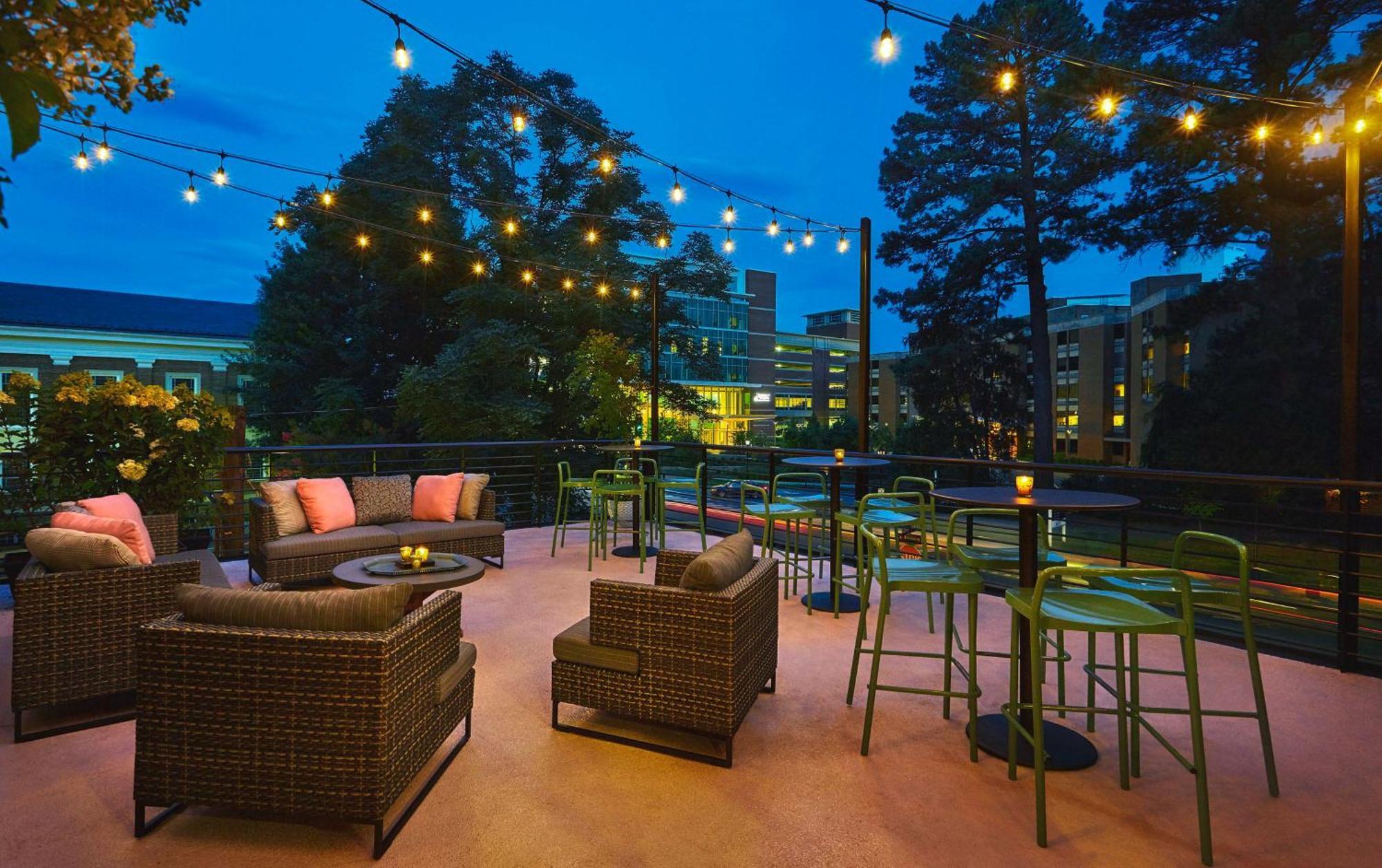 Graduate By Hilton Charlottesville Exterior foto